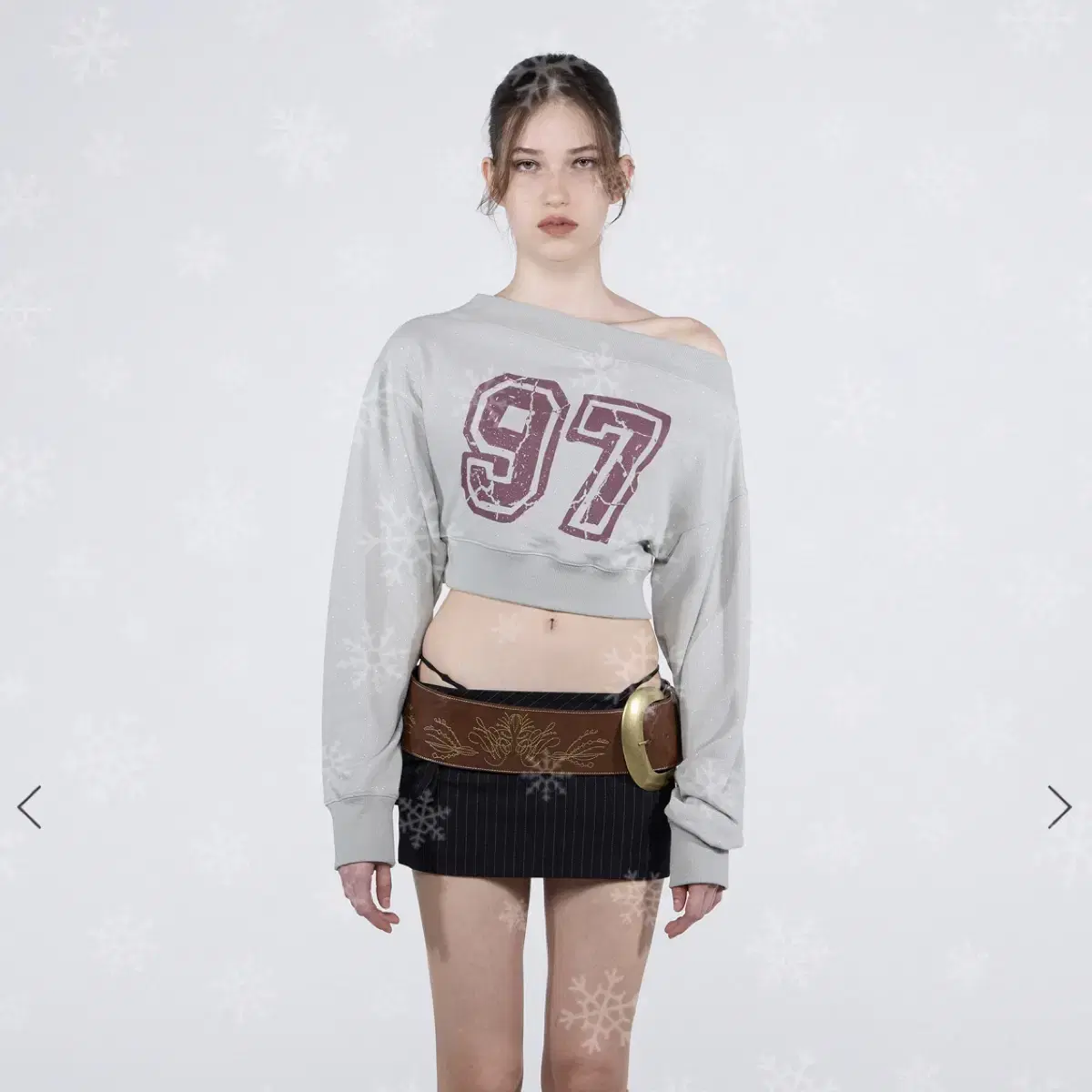 스컬프터 Off-Shoulder Cropped Sweatshirt Sag